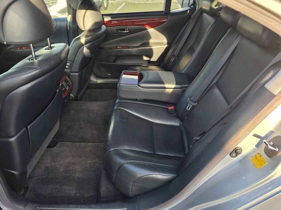 2010 Lexus LS 4th Gen - Image 11 of 15