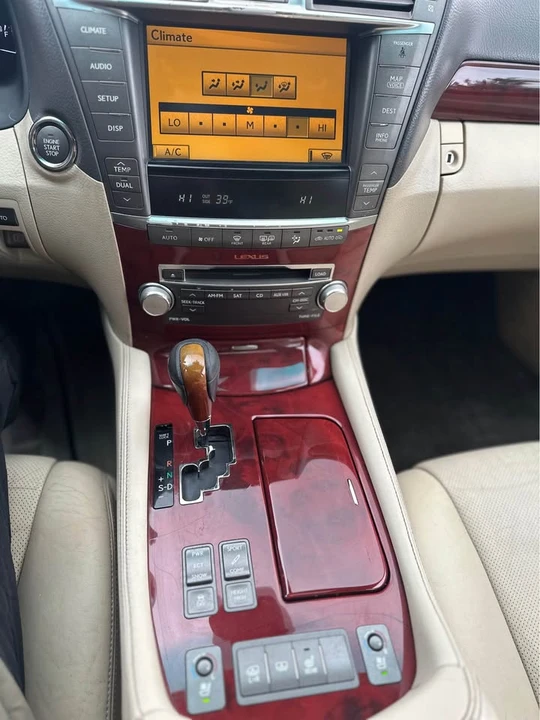 2010 Lexus LS 4th Gen - Image 8 of 14