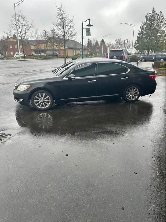 2010 Lexus LS 4th Gen - Image 3 of 8
