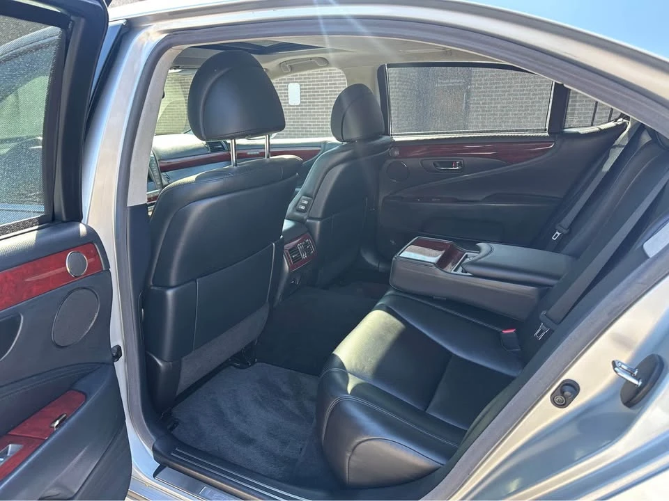 2010 Lexus LS 4th Gen - Image 15 of 19