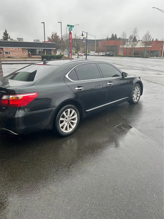 2010 Lexus LS 4th Gen - Image 2 of 8