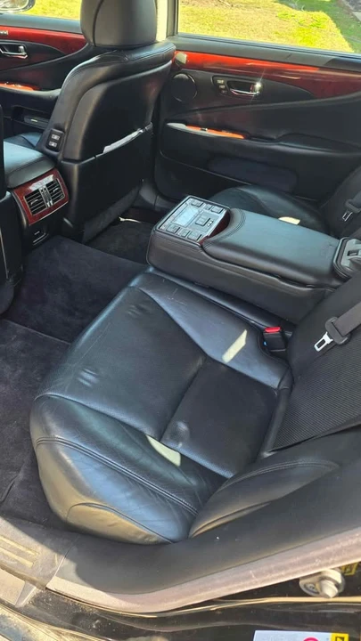 2010 Lexus LS 4th Gen - Image 6 of 9