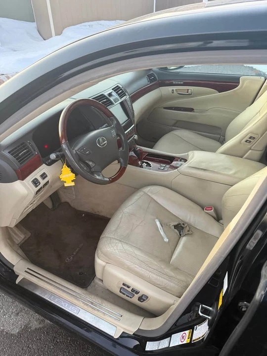 2010 Lexus LS 4th Gen - Image 9 of 15