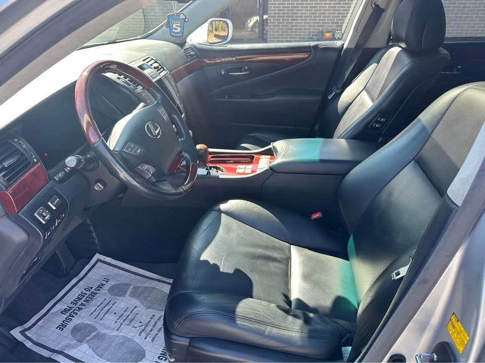 2010 Lexus LS 4th Gen - Image 13 of 19