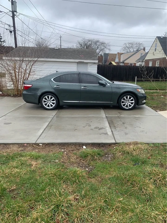 2010 Lexus LS 4th Gen - Image 2 of 9