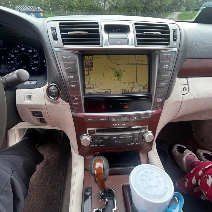 2010 Lexus LS 4th Gen - Image 11 of 12