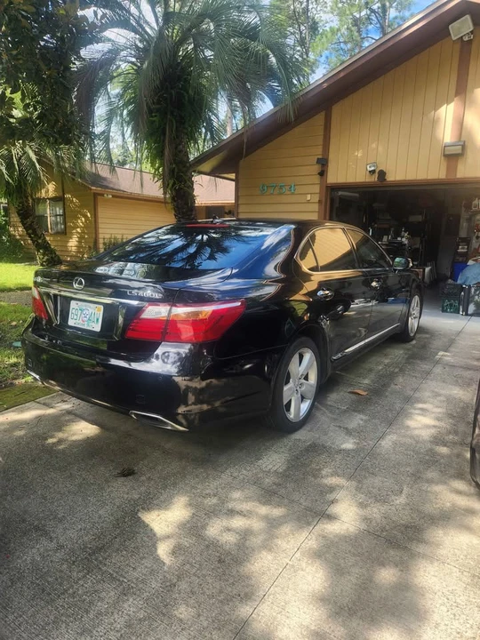 2010 Lexus LS 4th Gen - Image 5 of 9