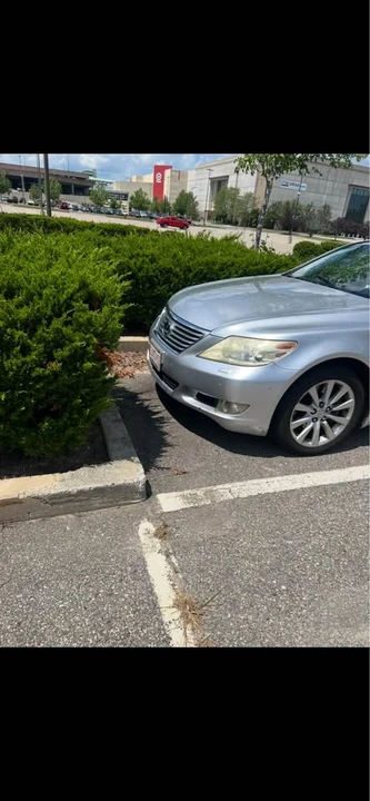 2010 Lexus LS 4th Gen - Image 2 of 9