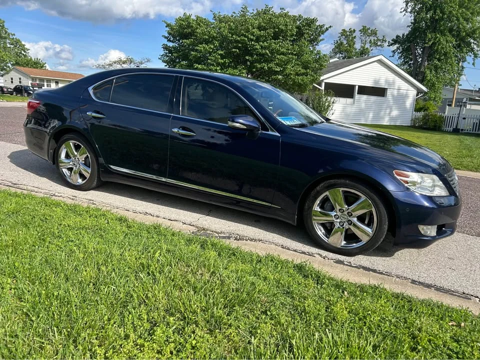 2010 Lexus LS 4th Gen - Image 4 of 10