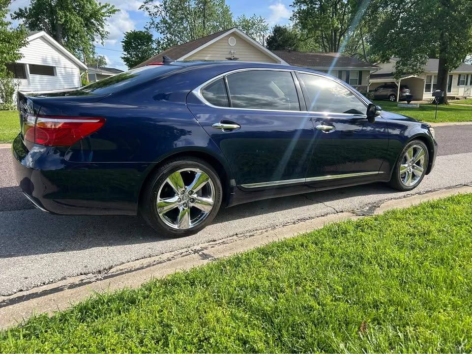 2010 Lexus LS 4th Gen - Image 2 of 10