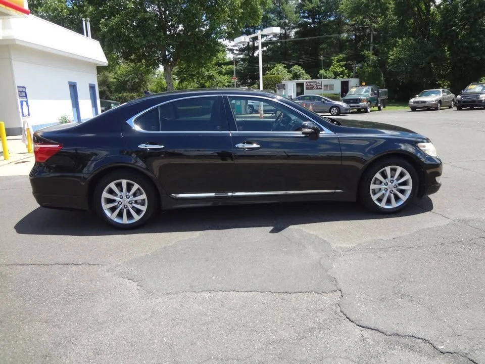 2010 Lexus LS 4th Gen - Image 5 of 17