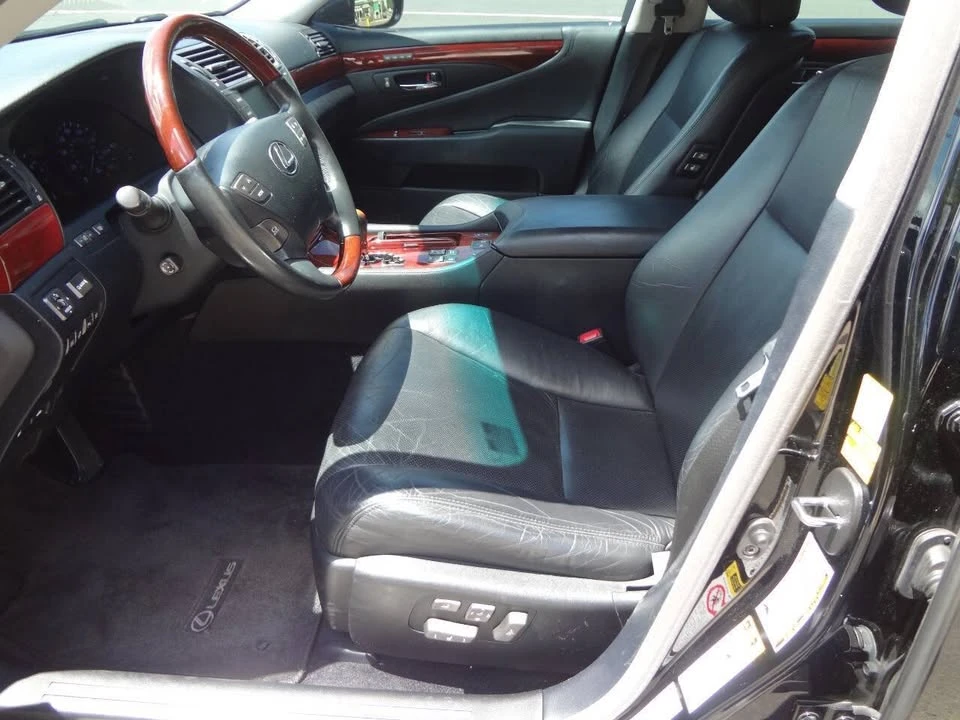 2010 Lexus LS 4th Gen - Image 9 of 17