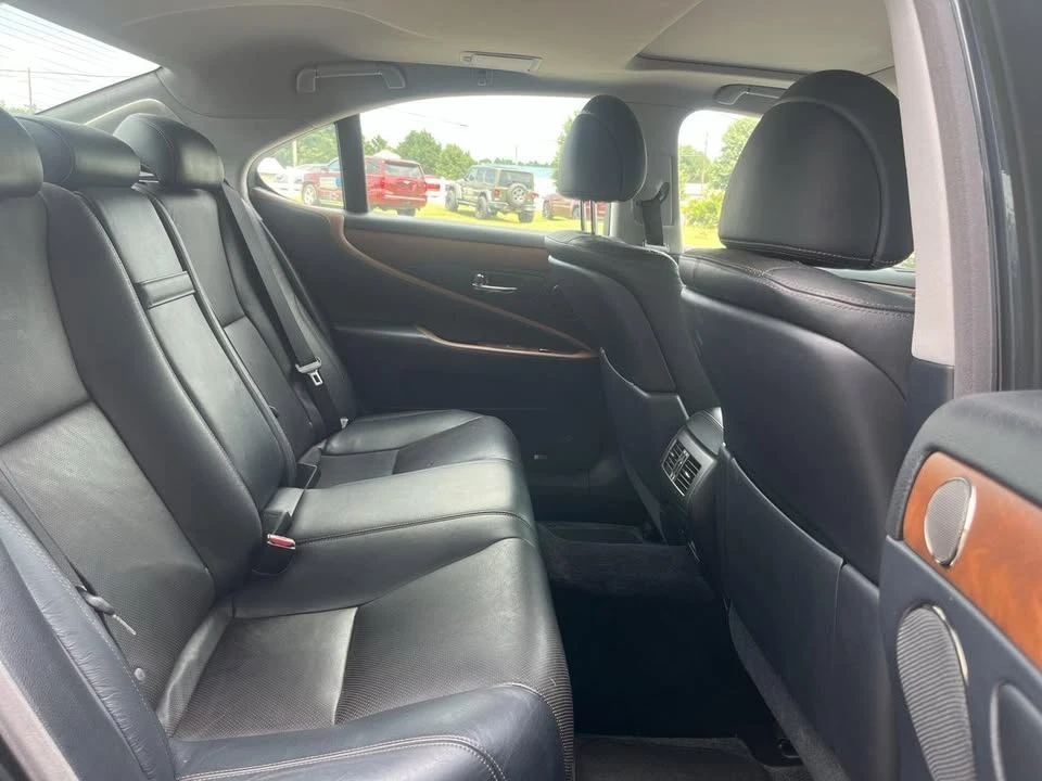 2010 Lexus LS 4th Gen - Image 14 of 20