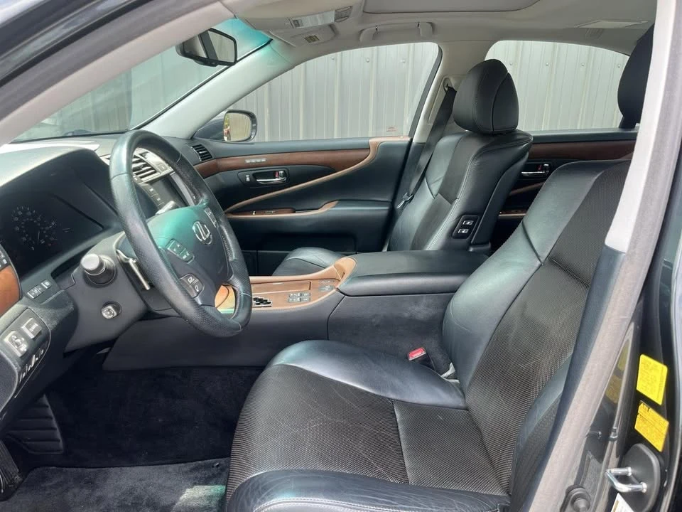2010 Lexus LS 4th Gen - Image 19 of 20