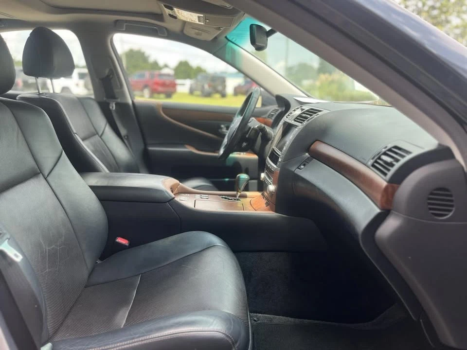 2010 Lexus LS 4th Gen - Image 11 of 20