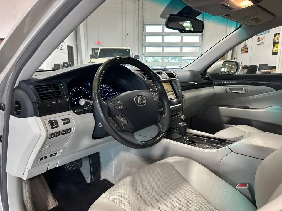 2010 Lexus LS 4th Gen - Image 12 of 20