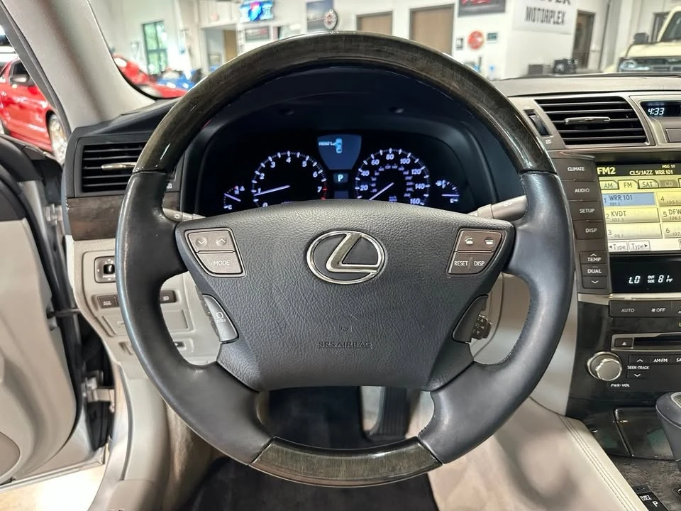 2010 Lexus LS 4th Gen - Image 14 of 20