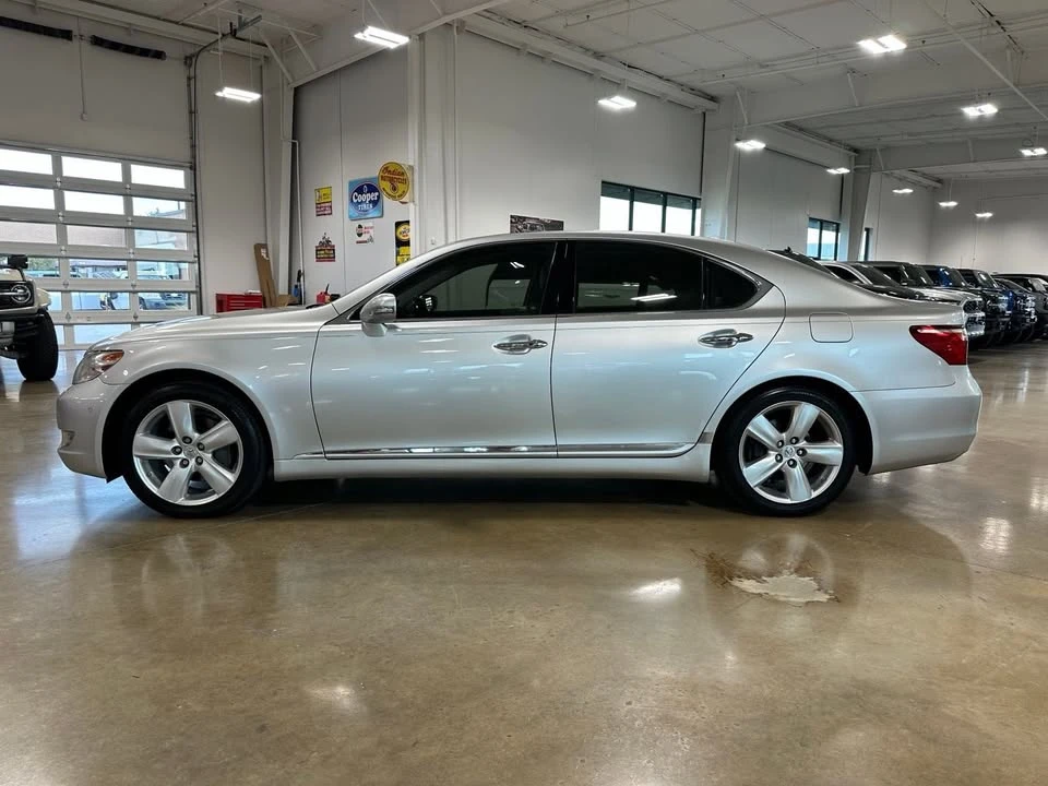 2010 Lexus LS 4th Gen - Image 2 of 20