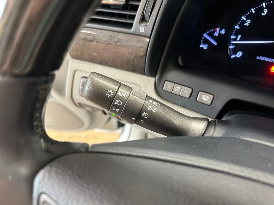 2010 Lexus LS 4th Gen - Image 17 of 20