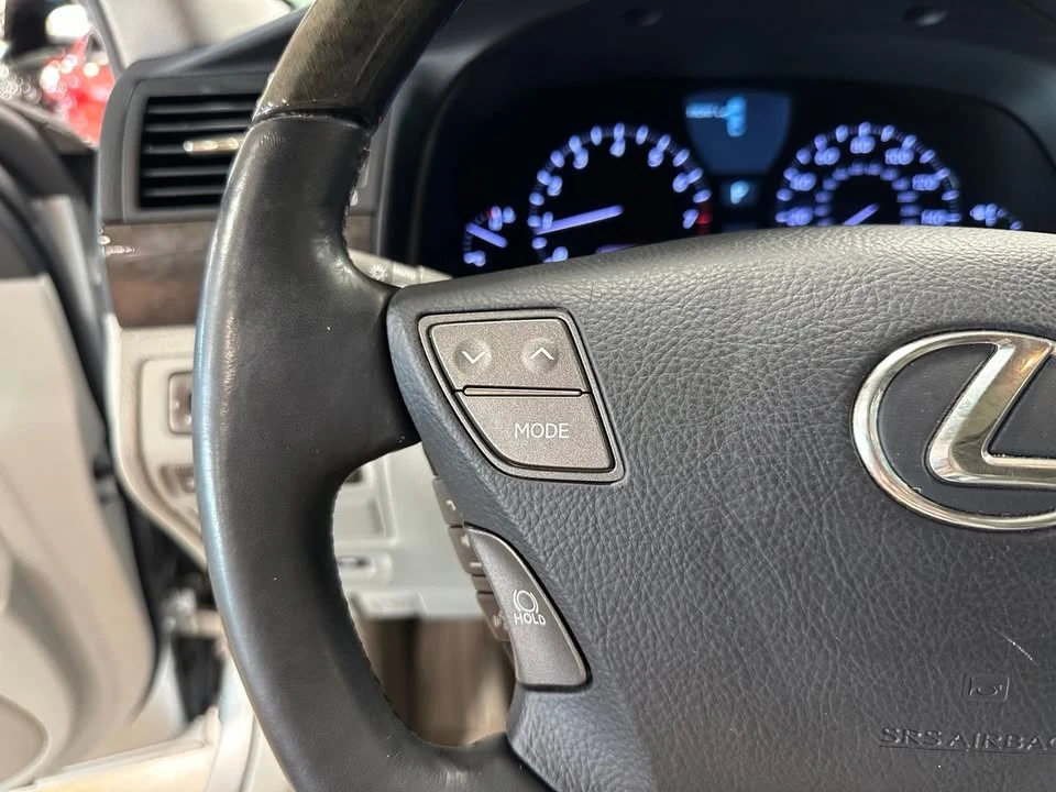 2010 Lexus LS 4th Gen - Image 15 of 20