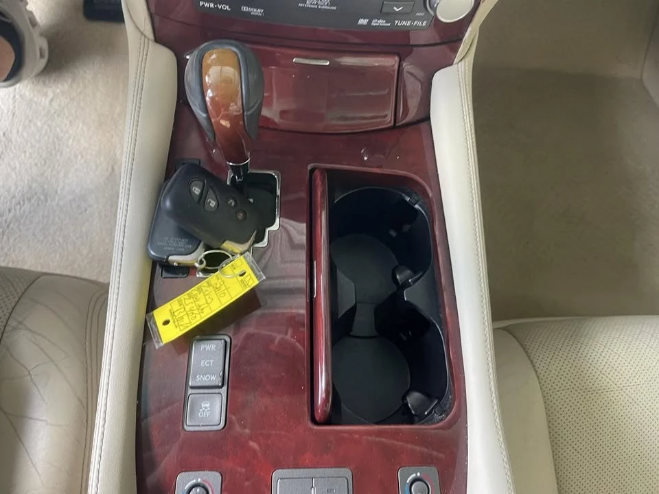 2010 Lexus LS 4th Gen - Image 11 of 20