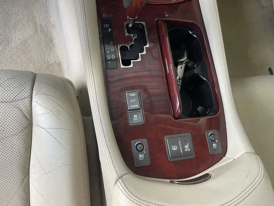 2010 Lexus LS 4th Gen - Image 15 of 20