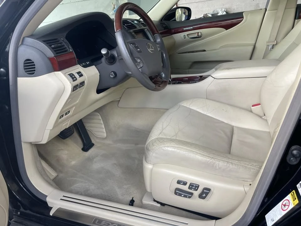 2010 Lexus LS 4th Gen - Image 18 of 20