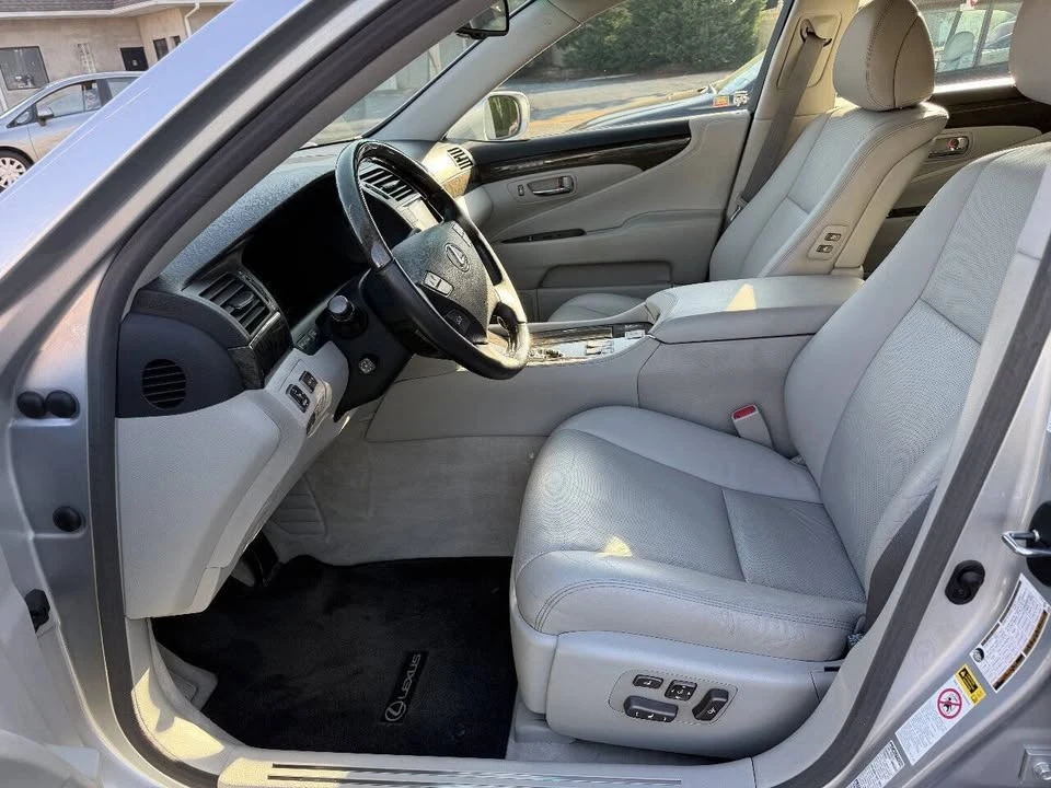 2010 Lexus LS 4th Gen - Image 13 of 20