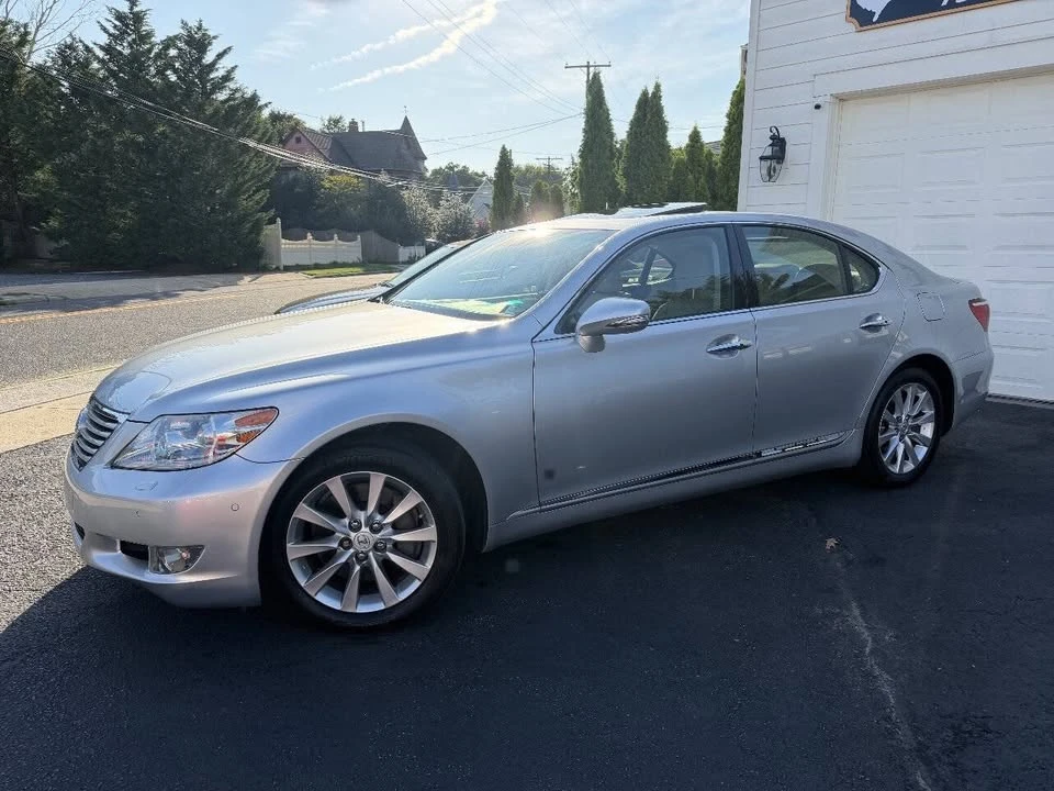 2010 Lexus LS 4th Gen - Image 3 of 20