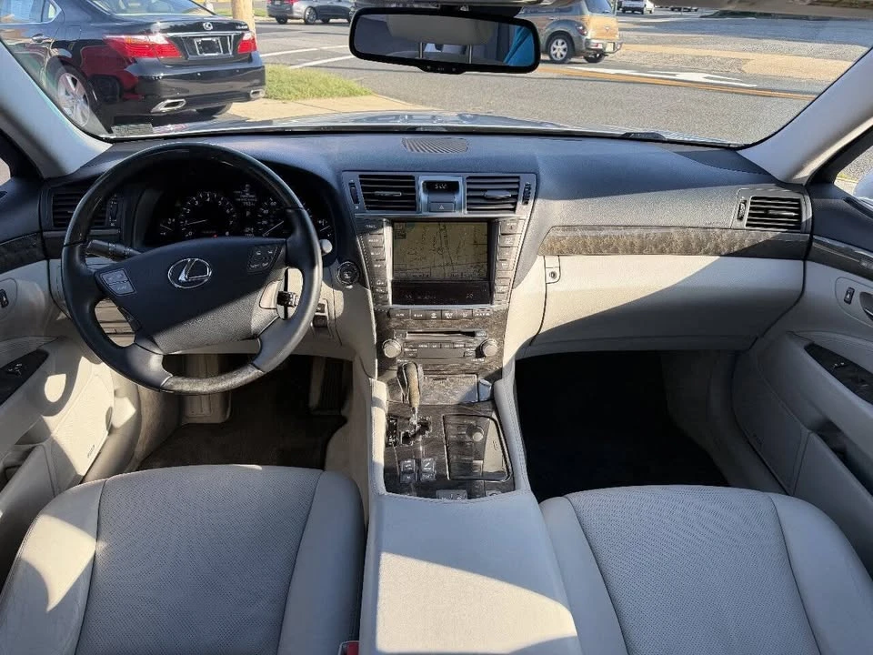2010 Lexus LS 4th Gen - Image 19 of 20