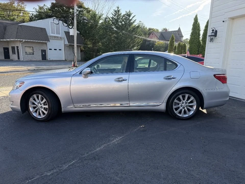 2010 Lexus LS 4th Gen - Image 4 of 20
