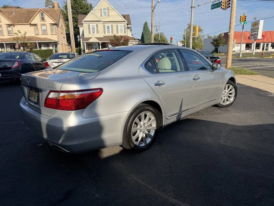 2010 Lexus LS 4th Gen - Image 7 of 20