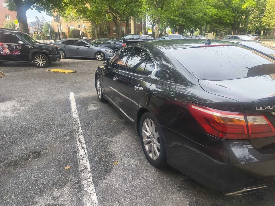2010 Lexus LS 4th Gen - Image 6 of 7