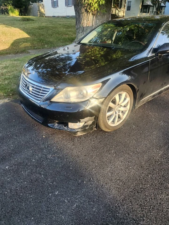 2010 Lexus LS 4th Gen - Image 4 of 8