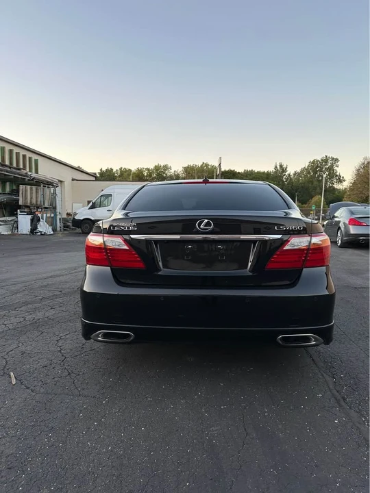 2010 Lexus LS 4th Gen - Image 8 of 20