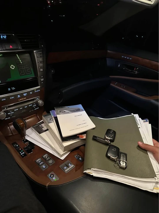 2010 Lexus LS 4th Gen - Image 18 of 20