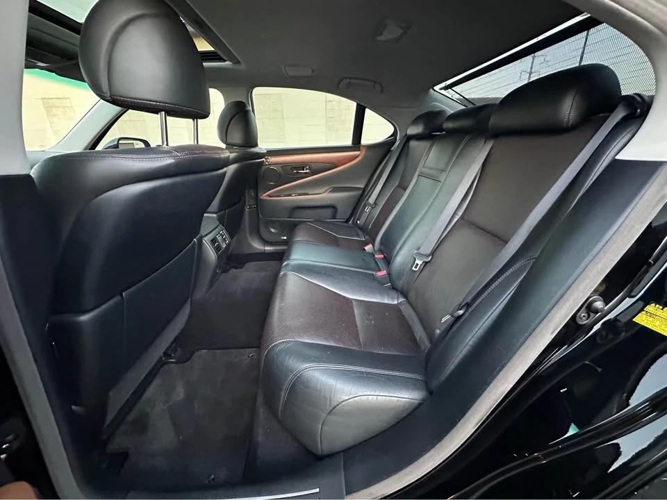 2010 Lexus LS 4th Gen - Image 16 of 20