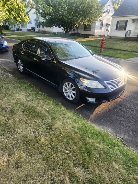 2010 Lexus LS 4th Gen - Image 2 of 8