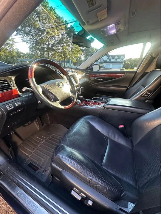 2010 Lexus LS 4th Gen - Image 6 of 9