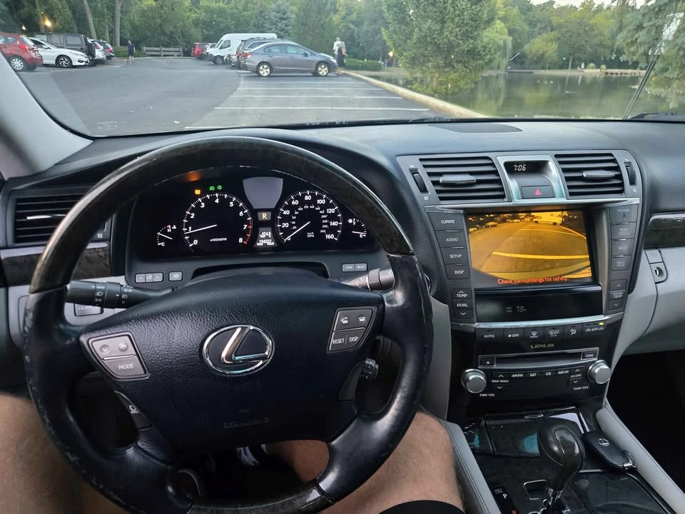 2010 Lexus LS 4th Gen - Image 8 of 11