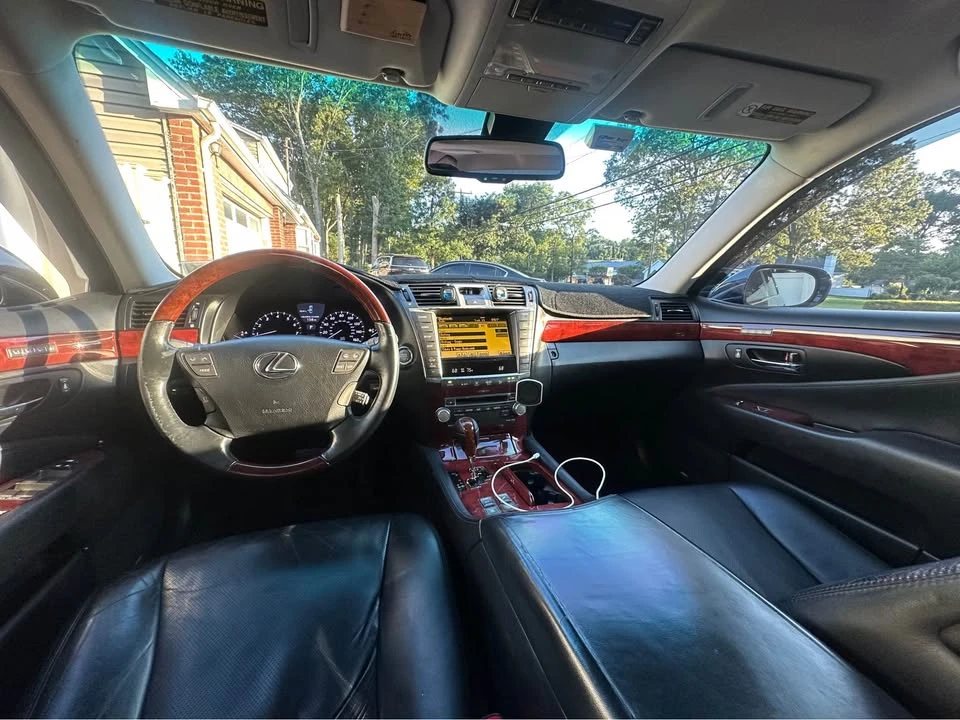 2010 Lexus LS 4th Gen - Image 7 of 9