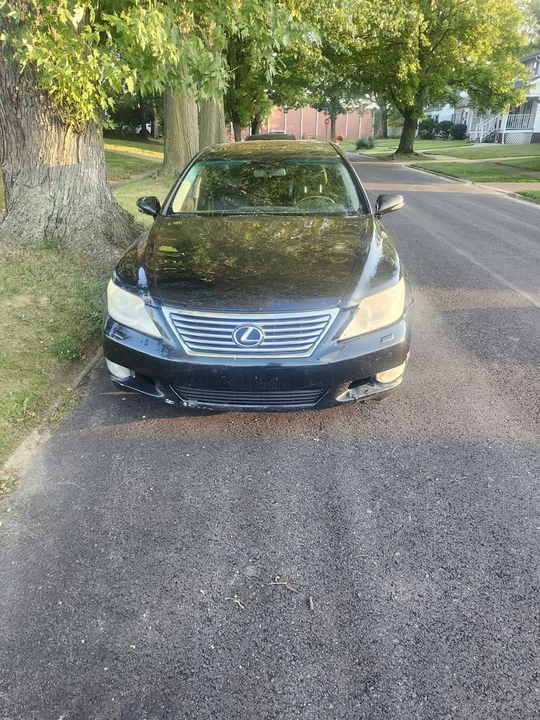2010 Lexus LS 4th Gen - Image 3 of 8