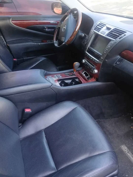 2010 Lexus LS 4th Gen - Image 5 of 6