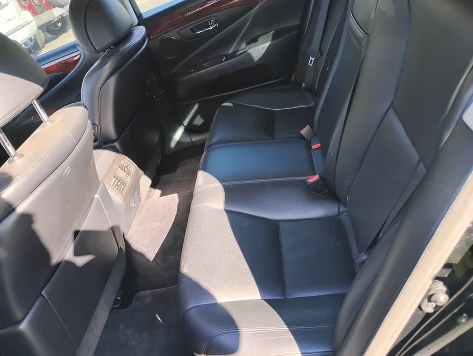 2010 Lexus LS 4th Gen - Image 6 of 6