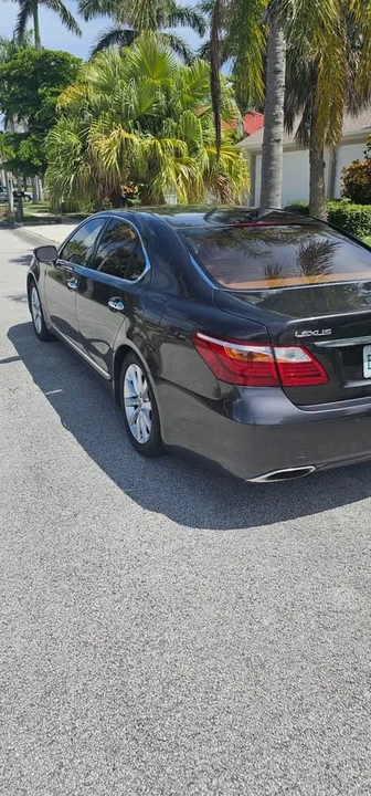2010 Lexus LS 4th Gen - Image 3 of 18