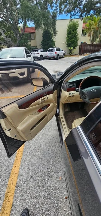 2010 Lexus LS 4th Gen - Image 11 of 18