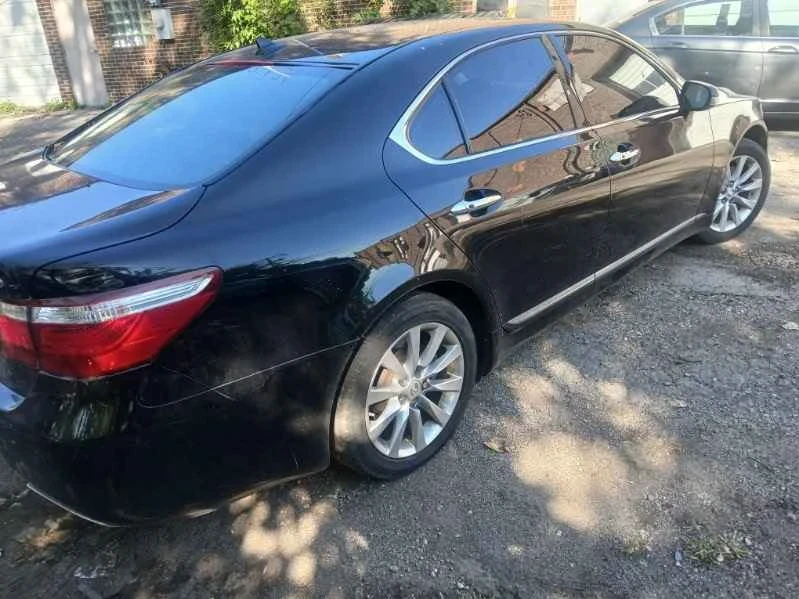 2010 Lexus LS 4th Gen - Image 4 of 6