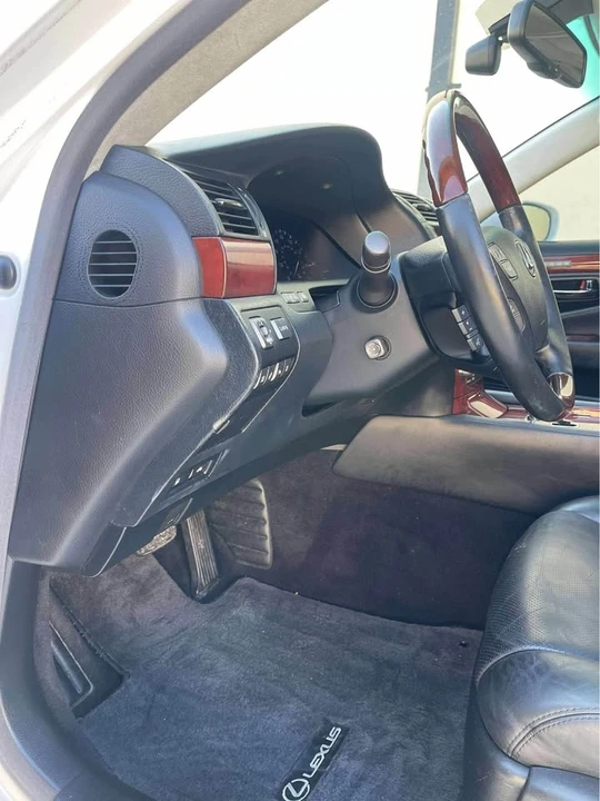 2010 Lexus LS 4th Gen - Image 12 of 15