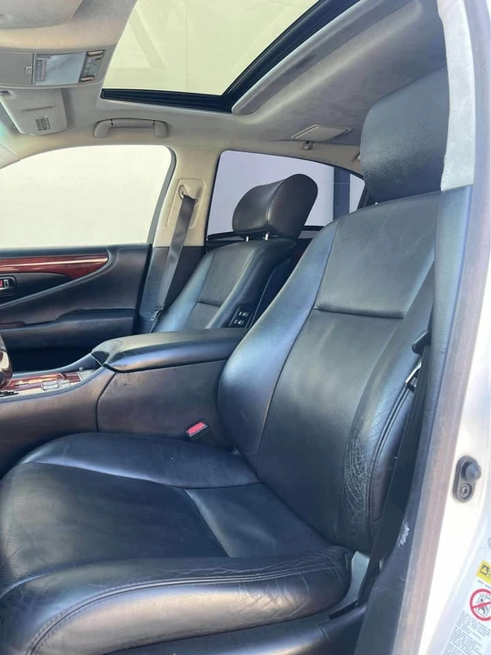 2010 Lexus LS 4th Gen - Image 13 of 15