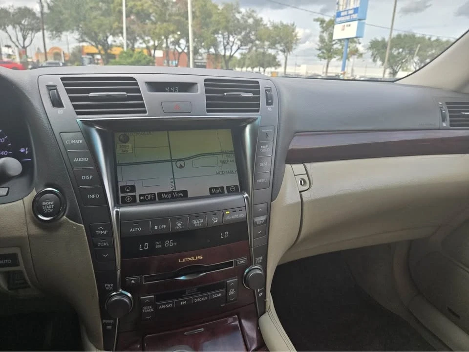 2010 Lexus LS 4th Gen - Image 16 of 20